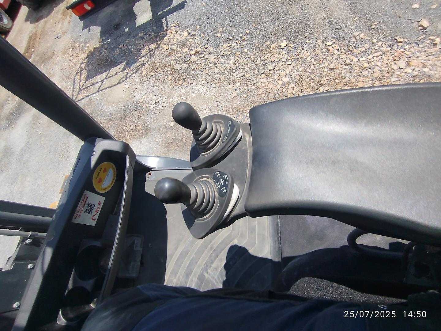 Used Forklift Linde H 35 D-01 4 riteņu dakšu iekrāvējs (Image 11) Used Forklift Linde H 35 D-01 4 riteņu dakšu iekrāvējs (Image 11)
