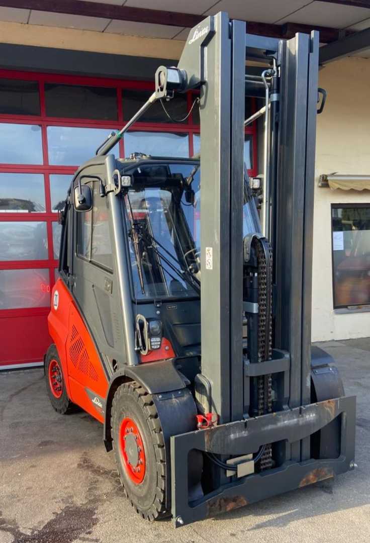 Used Forklift Linde H50D-02 4 riteņu dakšu iekrāvējs (Image 2) Used Forklift Linde H50D-02 4 riteņu dakšu iekrāvējs (Image 2)