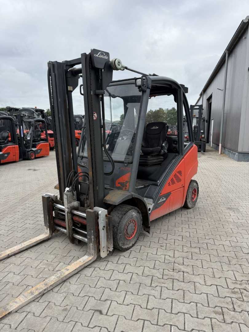 Used Forklift Linde H25D-02 4 riteņu dakšu iekrāvējs (Image 1)