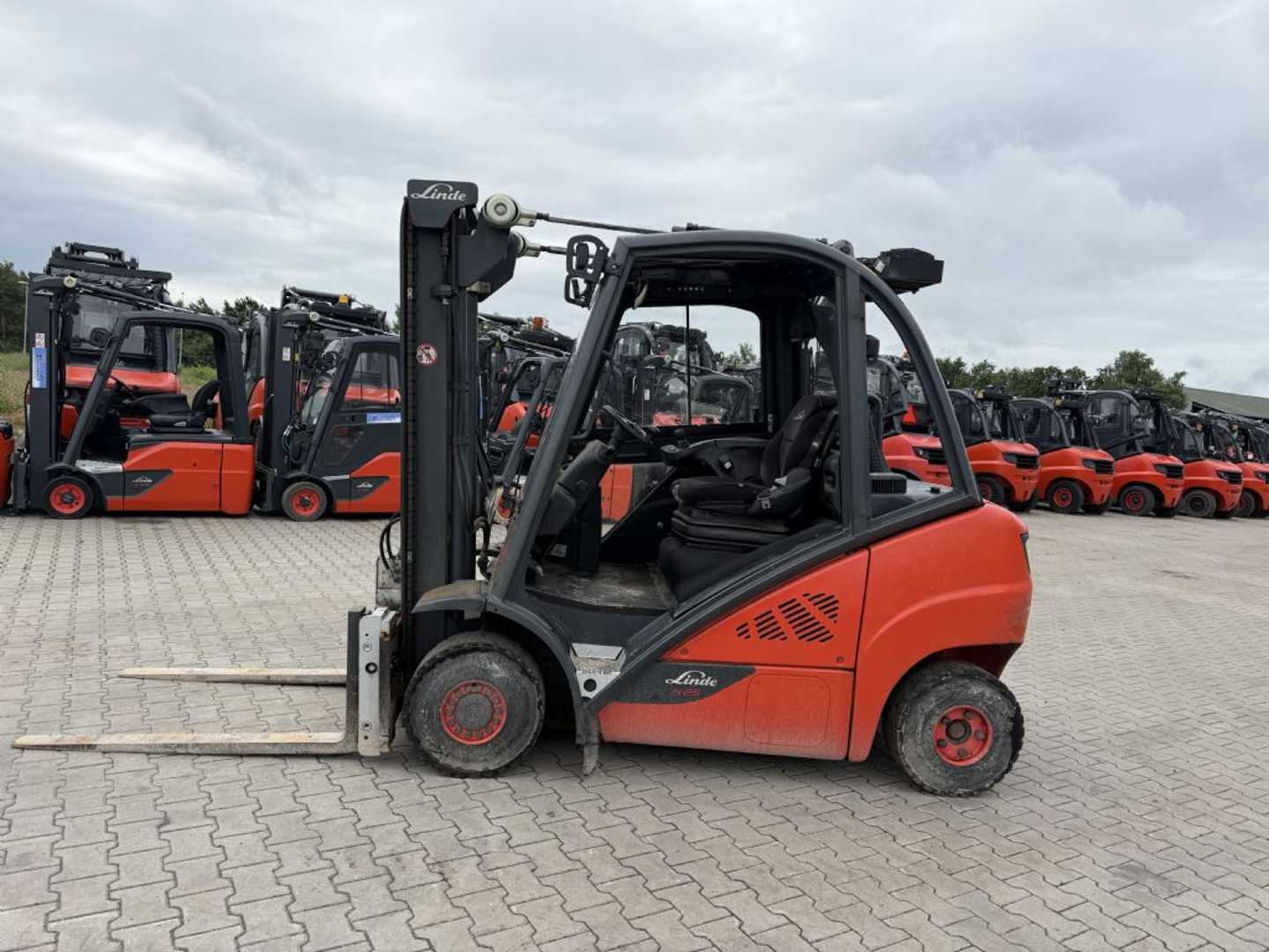 Used Forklift Linde H25D-02 4 riteņu dakšu iekrāvējs (Image 9)