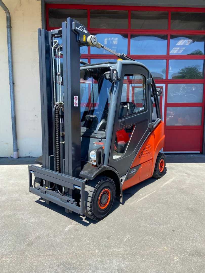 Used Forklift Linde H25D-02 4 riteņu dakšu iekrāvējs (Image 1) Used Forklift Linde H25D-02 4 riteņu dakšu iekrāvējs (Image 1)