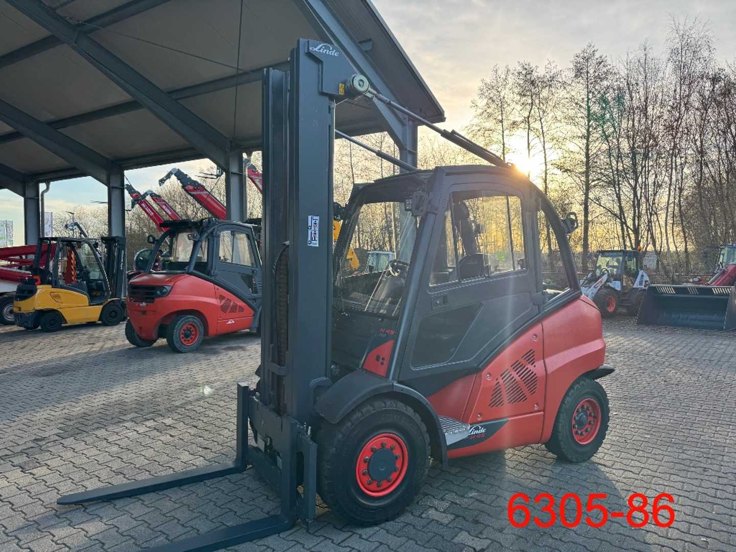 Used Forklift Linde H 45 D 4 riteņu dakšu iekrāvējs (Image 11) Used Forklift Linde H 45 D 4 riteņu dakšu iekrāvējs (Image 11)