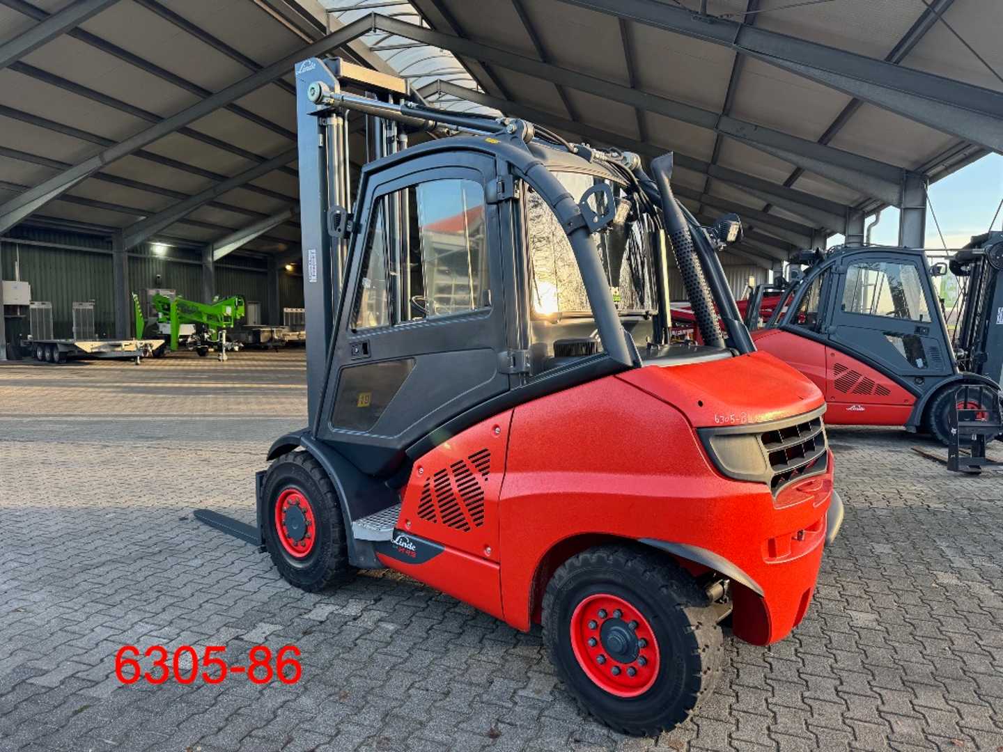 Used Forklift Linde H 45 D 4 riteņu dakšu iekrāvējs (Image 13) Used Forklift Linde H 45 D 4 riteņu dakšu iekrāvējs (Image 13)