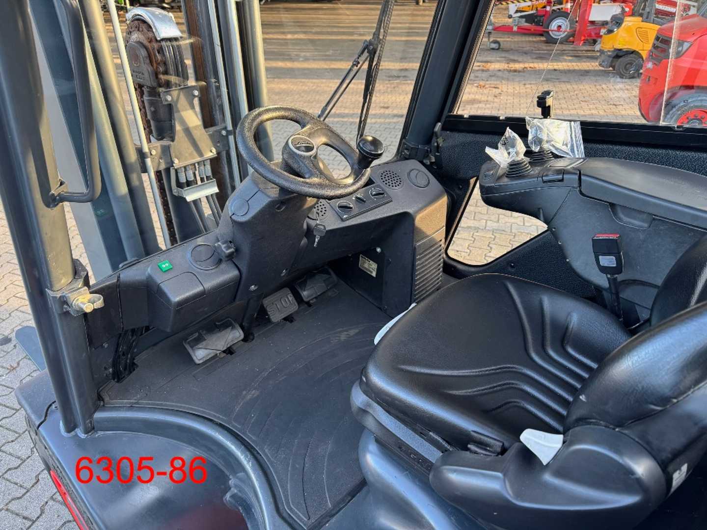 Used Forklift Linde H 45 D 4 riteņu dakšu iekrāvējs (Image 20) Used Forklift Linde H 45 D 4 riteņu dakšu iekrāvējs (Image 20)