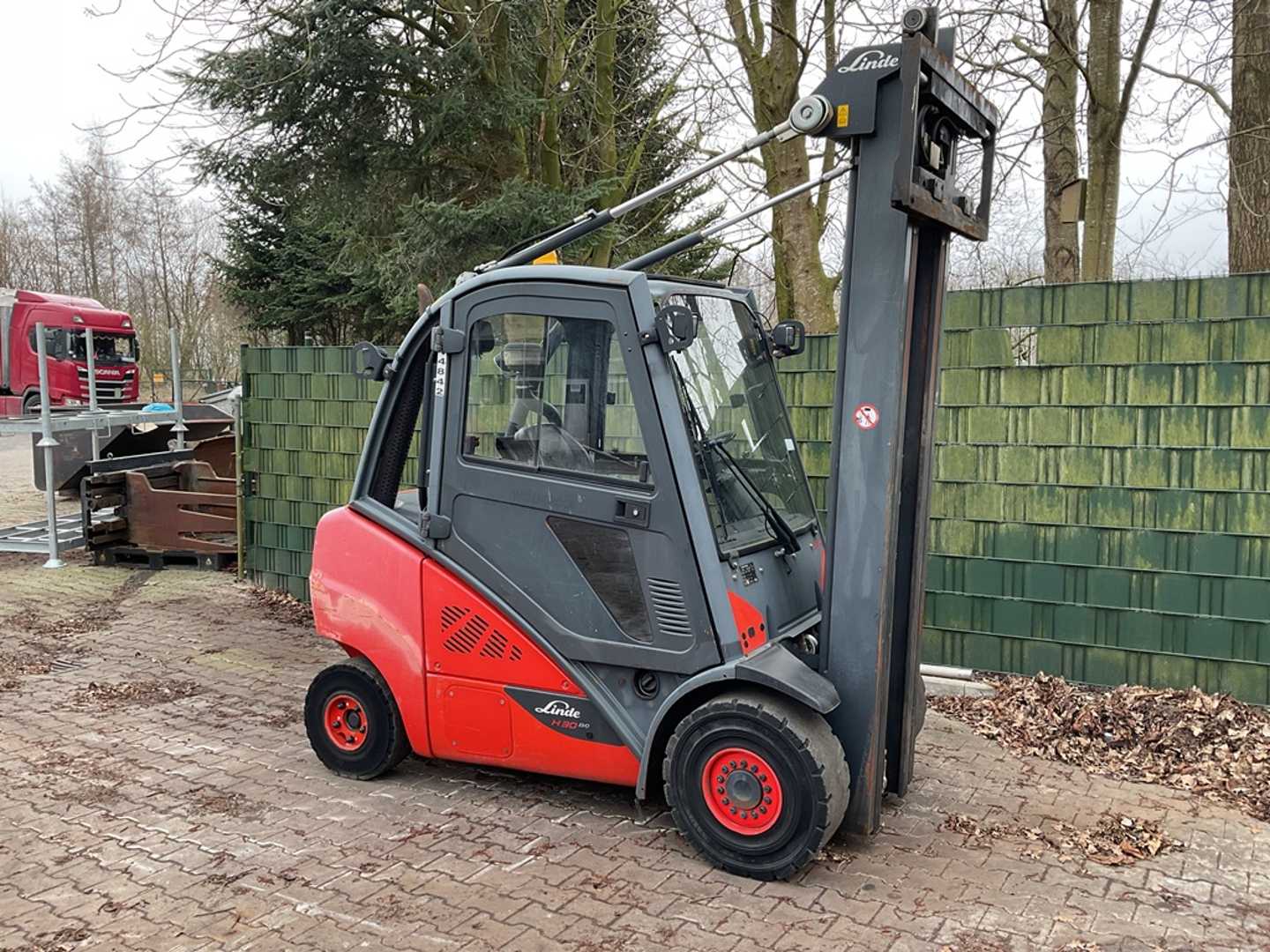 Used Forklift Linde H 30 D 02 EVO 4 riteņu dakšu iekrāvējs (Image 2) Used Forklift Linde H 30 D 02 EVO 4 riteņu dakšu iekrāvējs (Image 2)