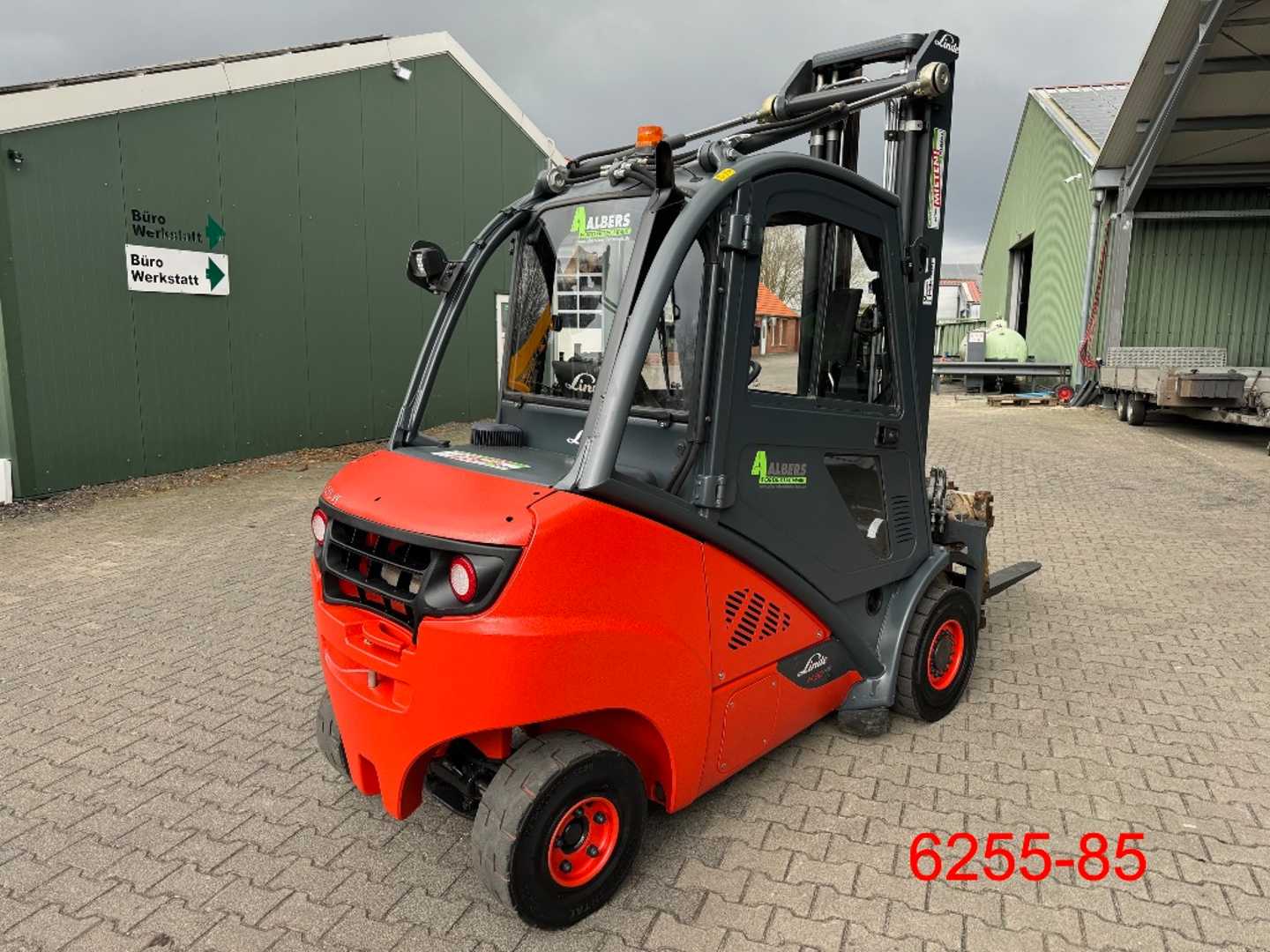 Used Forklift Linde H 30 D 02 EVO 4 riteņu dakšu iekrāvējs (Image 15) Used Forklift Linde H 30 D 02 EVO 4 riteņu dakšu iekrāvējs (Image 15)