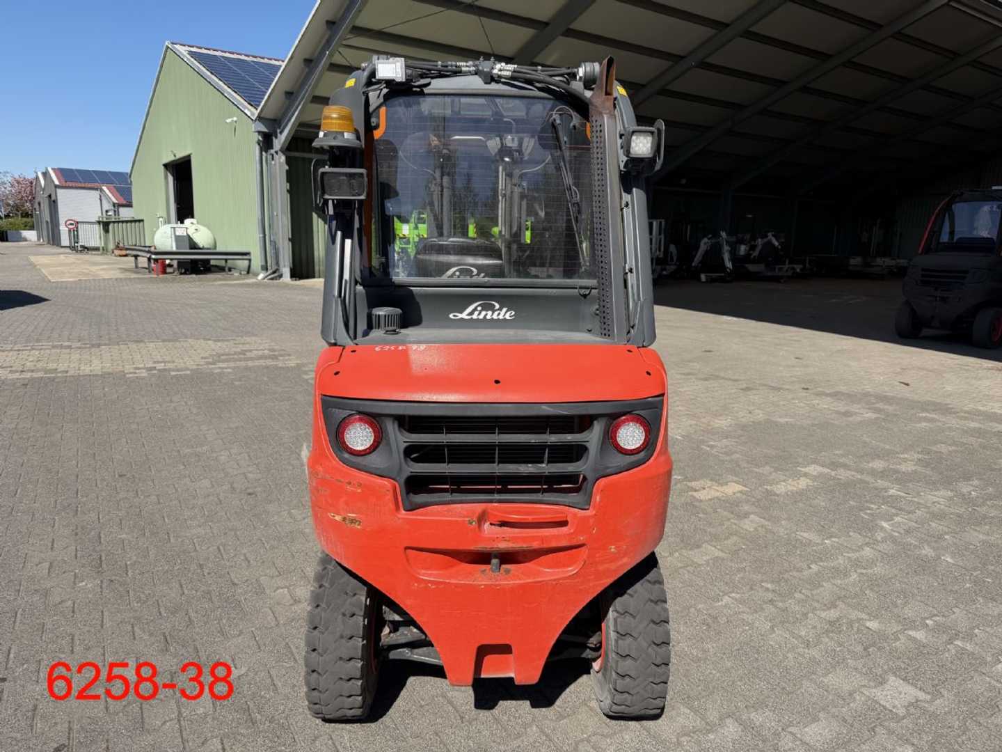 Used Forklift Linde H 30 D 02 4 riteņu dakšu iekrāvējs (Image 14) Used Forklift Linde H 30 D 02 4 riteņu dakšu iekrāvējs (Image 14)
