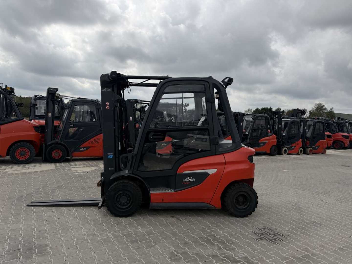 Used Forklift Linde H20D-01/600 1202 4 riteņu dakšu iekrāvējs (Image 9) Used Forklift Linde H20D-01/600 1202 4 riteņu dakšu iekrāvējs (Image 9)