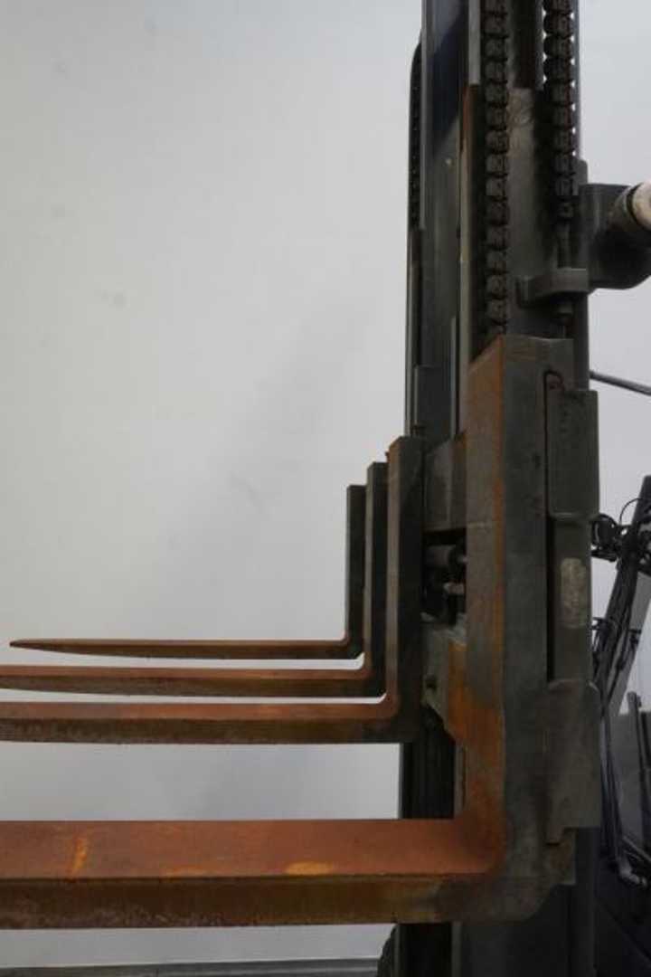 Used Forklift Linde H 45 D (3B) EVO 394-02 4 riteņu dakšu iekrāvējs (Image 5) Used Forklift Linde H 45 D (3B) EVO 394-02 4 riteņu dakšu iekrāvējs (Image 5)