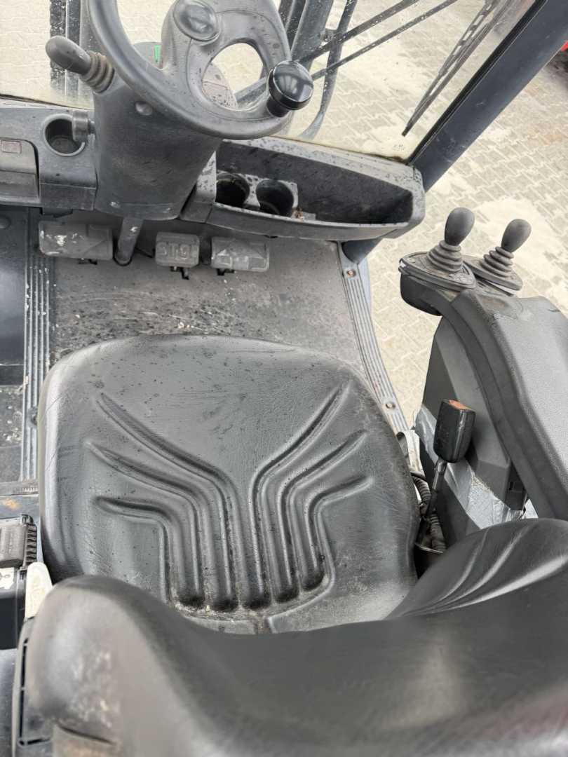Used Forklift Linde H25D 4 riteņu dakšu iekrāvējs (Image 8) Used Forklift Linde H25D 4 riteņu dakšu iekrāvējs (Image 8)