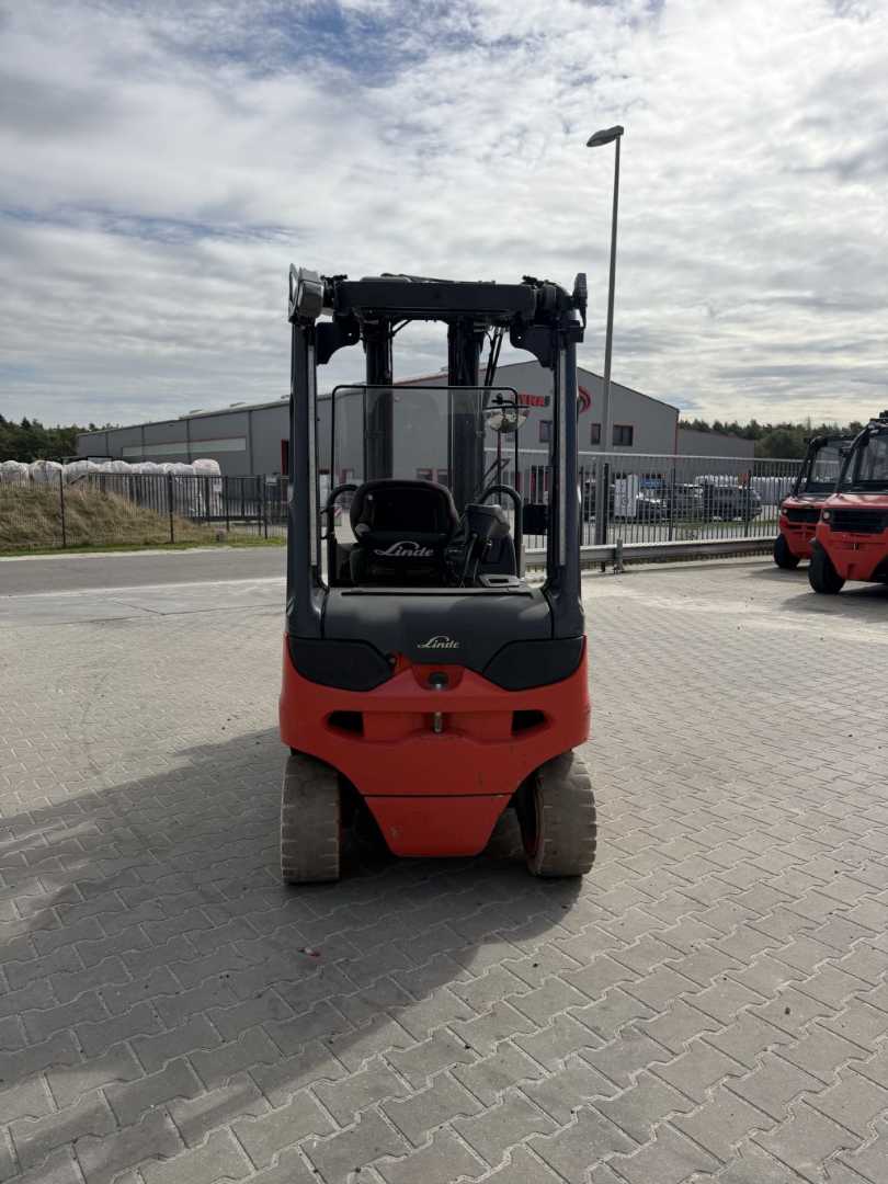 Used Forklift Linde E25RL-01 4 riteņu dakšu iekrāvējs (Image 6) Used Forklift Linde E25RL-01 4 riteņu dakšu iekrāvējs (Image 6)