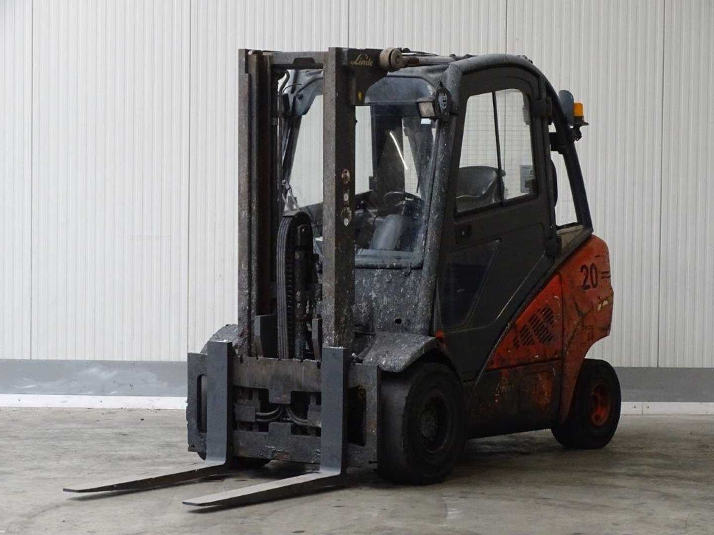 Used Forklift Linde H30D-01 4 riteņu dakšu iekrāvējs (Image 1) Used Forklift Linde H30D-01 4 riteņu dakšu iekrāvējs (Image 1)