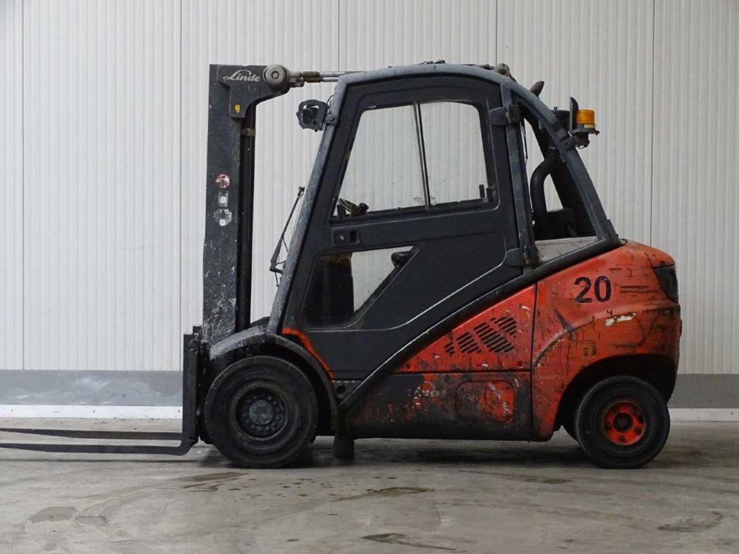 Used Forklift Linde H30D-01 4 riteņu dakšu iekrāvējs (Image 3) Used Forklift Linde H30D-01 4 riteņu dakšu iekrāvējs (Image 3)