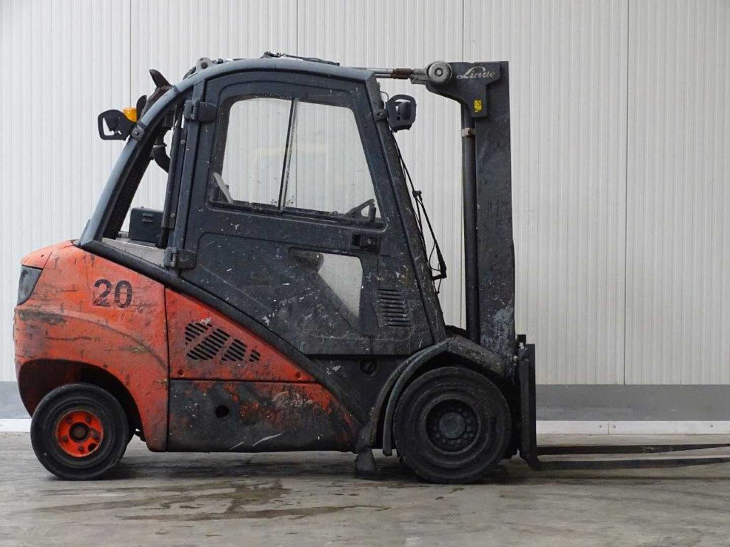 Used Forklift Linde H30D-01 4 riteņu dakšu iekrāvējs (Image 4) Used Forklift Linde H30D-01 4 riteņu dakšu iekrāvējs (Image 4)