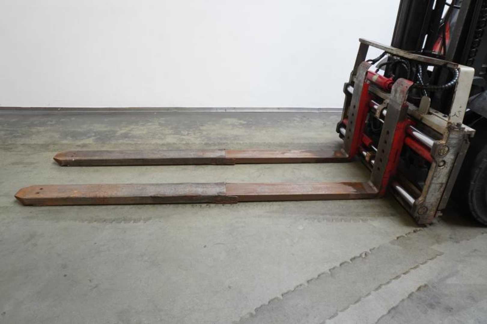 Used Forklift Linde H 45 D EVO 394-02 4 riteņu dakšu iekrāvējs (Image 5) Used Forklift Linde H 45 D EVO 394-02 4 riteņu dakšu iekrāvējs (Image 5)