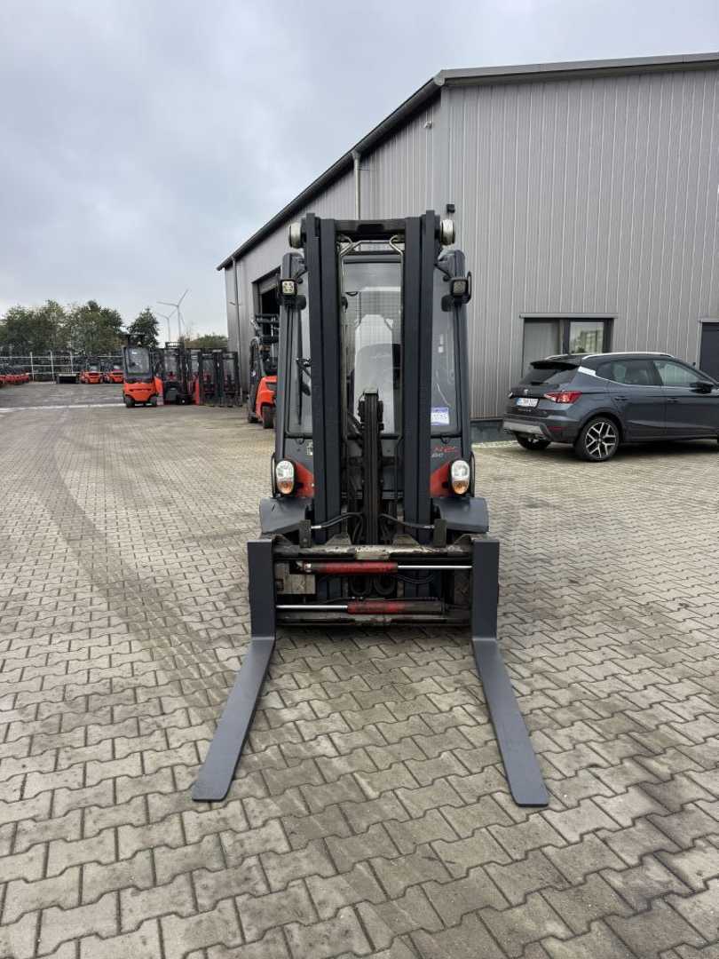 Used Forklift Linde H25D-02 4 riteņu dakšu iekrāvējs (Image 2)