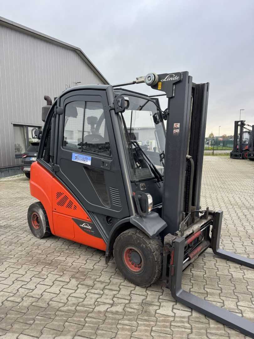 Used Forklift Linde H25D-02 4 riteņu dakšu iekrāvējs (Image 3)