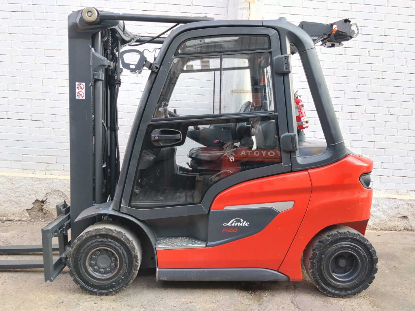 Used Forklift Linde H20D/600 4 riteņu dakšu iekrāvējs (Image 2)