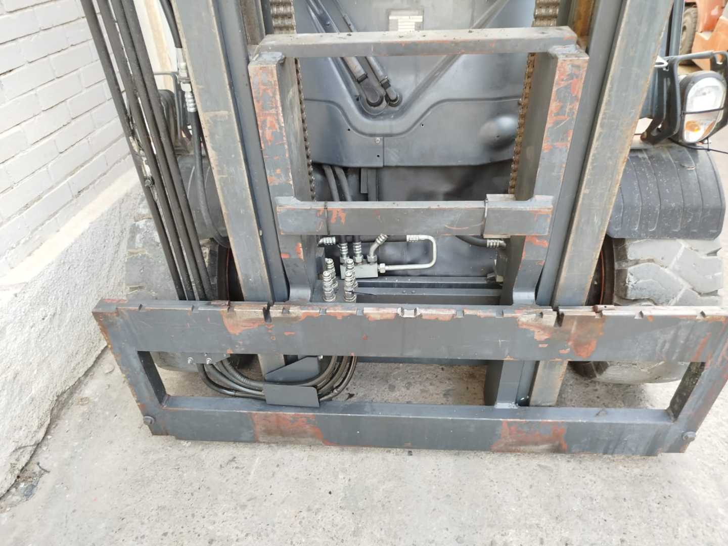 Used Forklift Linde H70D 4 riteņu dakšu iekrāvējs (Image 5) Used Forklift Linde H70D 4 riteņu dakšu iekrāvējs (Image 5)
