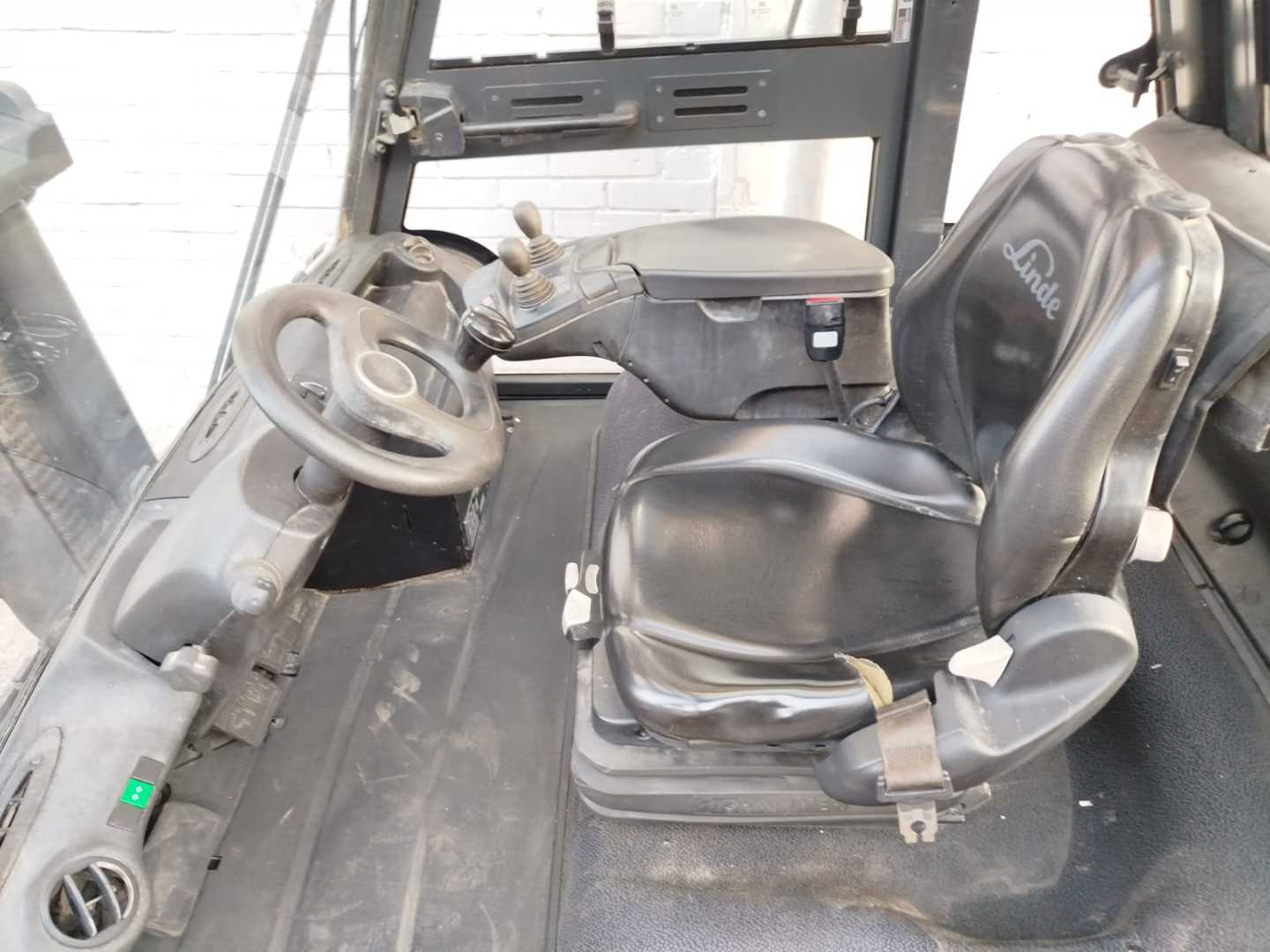 Used Forklift Linde H70D 4 riteņu dakšu iekrāvējs (Image 7) Used Forklift Linde H70D 4 riteņu dakšu iekrāvējs (Image 7)