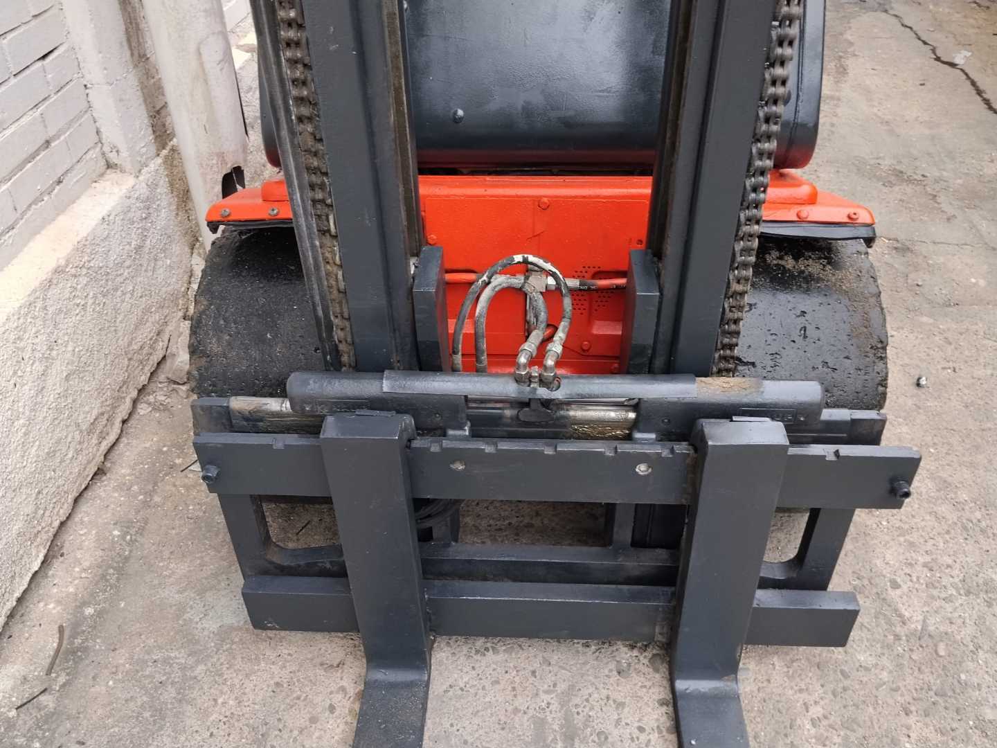 Used Forklift Linde H35D-03 4 riteņu dakšu iekrāvējs (Image 4) Used Forklift Linde H35D-03 4 riteņu dakšu iekrāvējs (Image 4)
