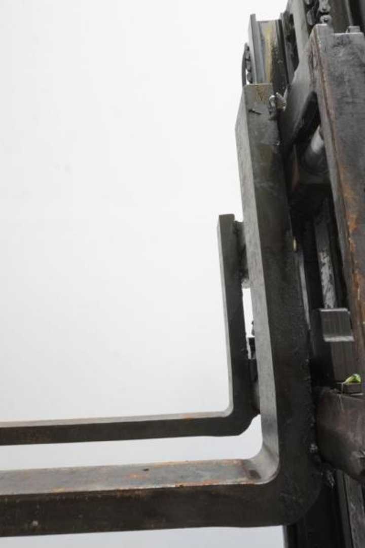 Used Forklift Linde H 35 D 393 4 riteņu dakšu iekrāvējs (Image 5) Used Forklift Linde H 35 D 393 4 riteņu dakšu iekrāvējs (Image 5)