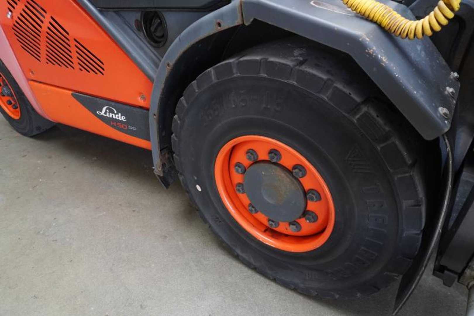 Used Forklift Linde H 50 D EVO 394-02 4 riteņu dakšu iekrāvējs (Image 8) Used Forklift Linde H 50 D EVO 394-02 4 riteņu dakšu iekrāvējs (Image 8)