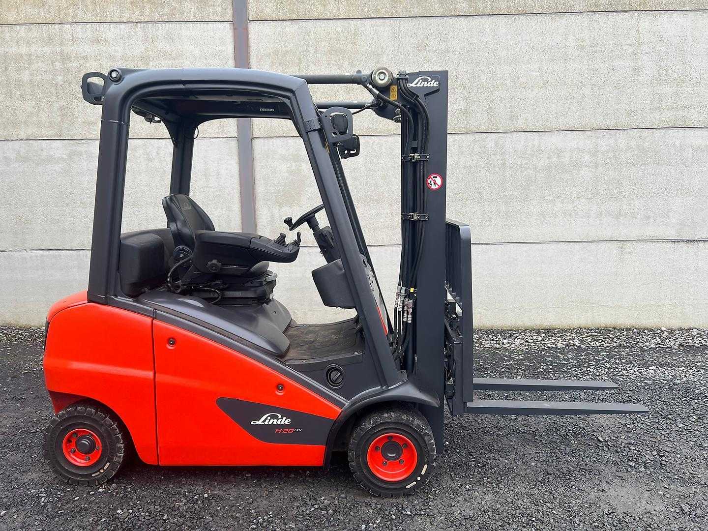 Used Forklift Linde H20D-01 EVO 4 riteņu dakšu iekrāvējs (Image 2)