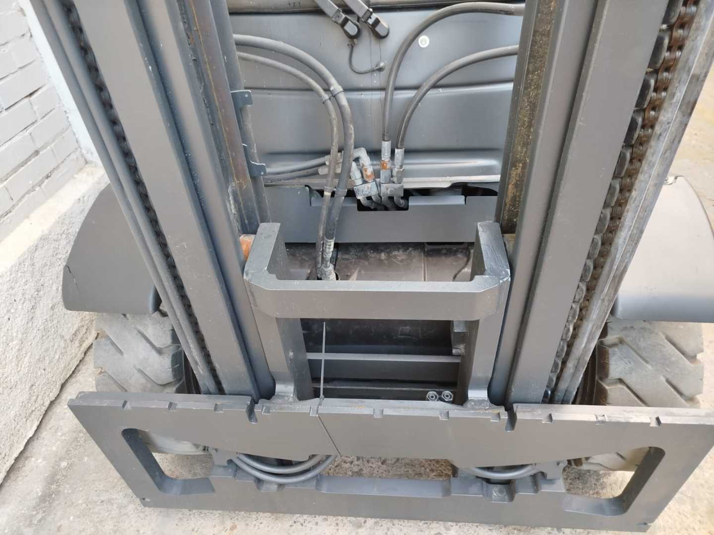 Used Forklift Linde H40D 4 riteņu dakšu iekrāvējs (Image 5) Used Forklift Linde H40D 4 riteņu dakšu iekrāvējs (Image 5)