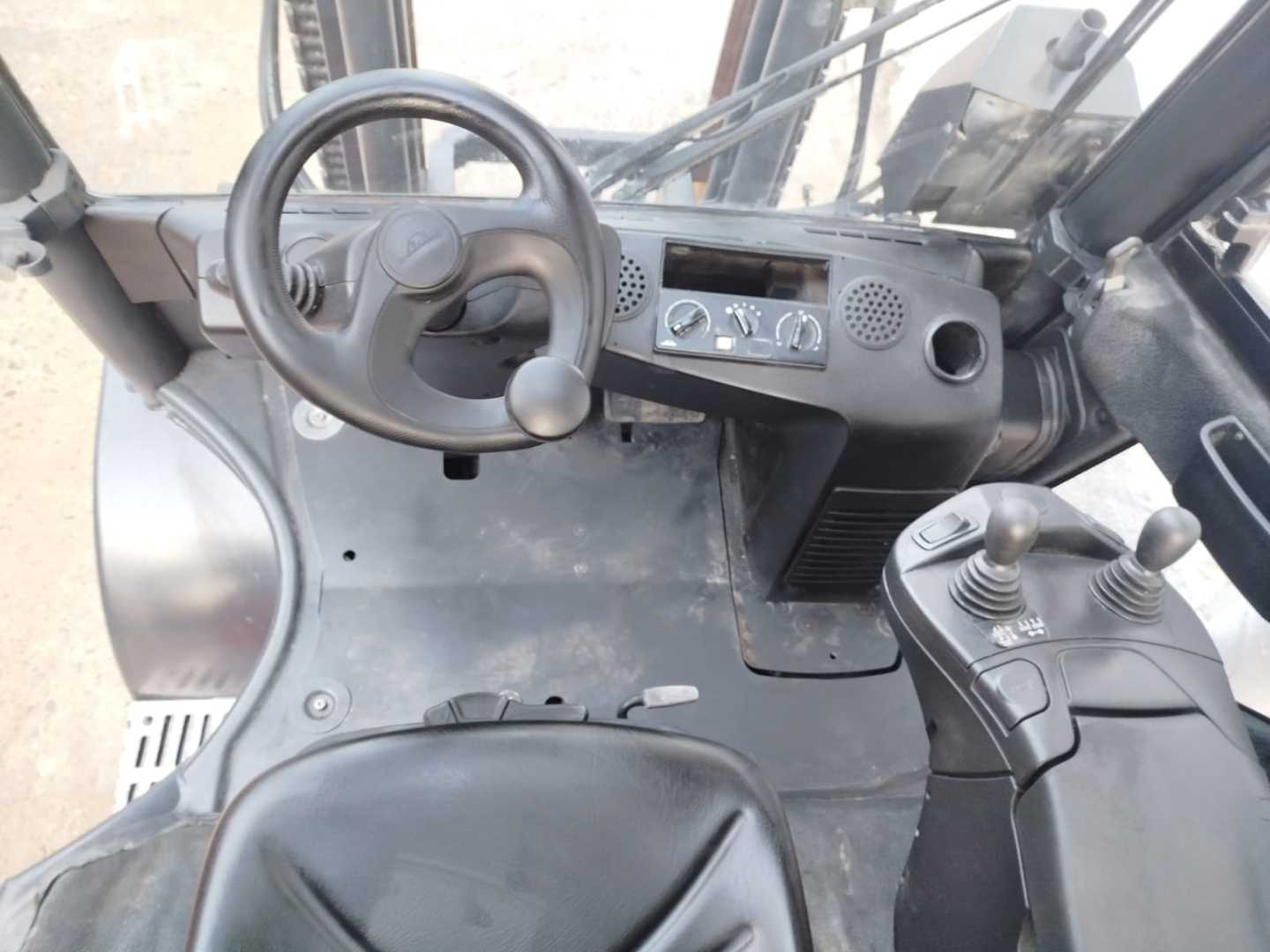 Used Forklift Linde H40D 4 riteņu dakšu iekrāvējs (Image 8) Used Forklift Linde H40D 4 riteņu dakšu iekrāvējs (Image 8)