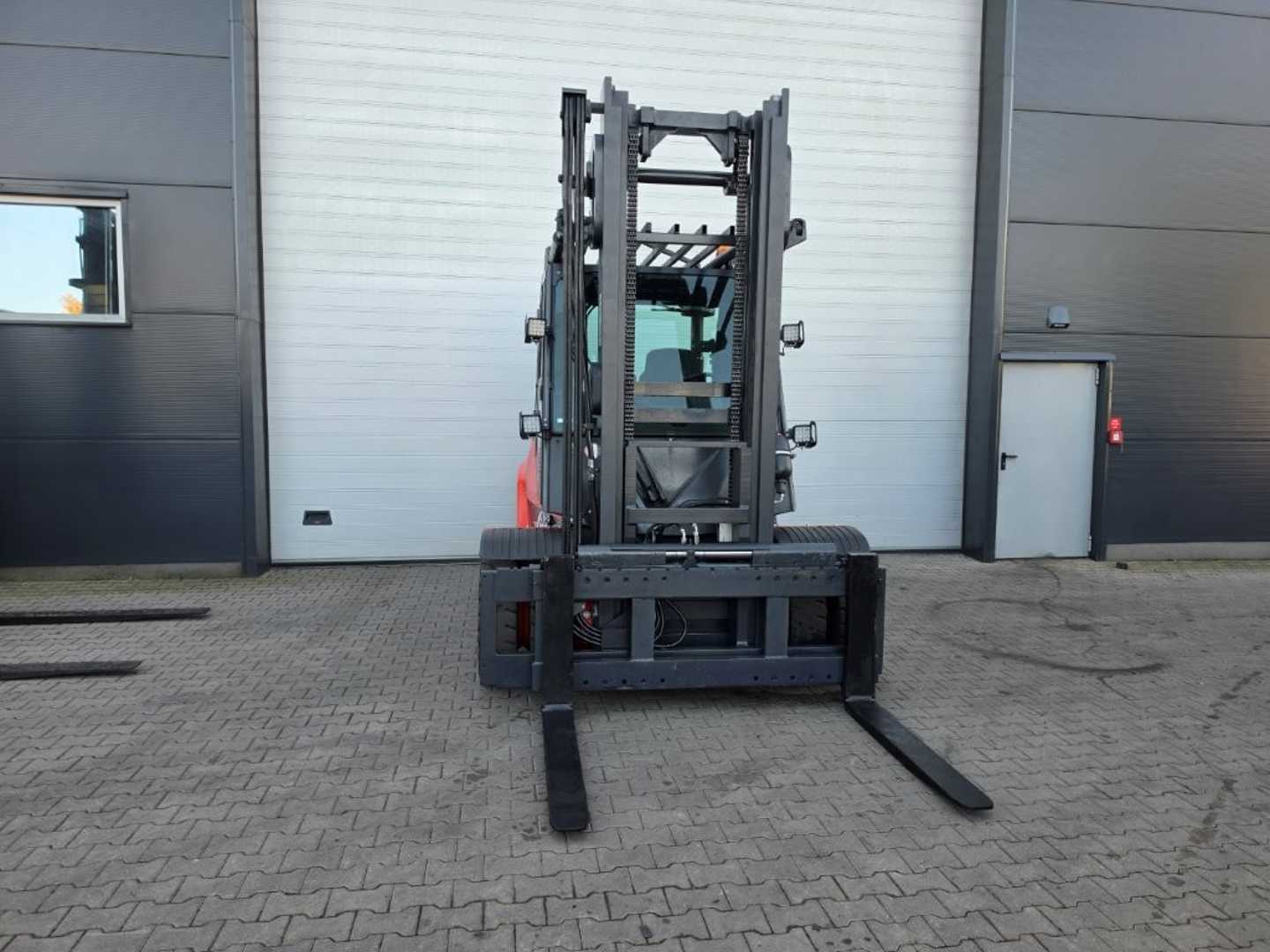 Used Forklift Linde H80D-02 4 riteņu dakšu iekrāvējs (Image 3) Used Forklift Linde H80D-02 4 riteņu dakšu iekrāvējs (Image 3)