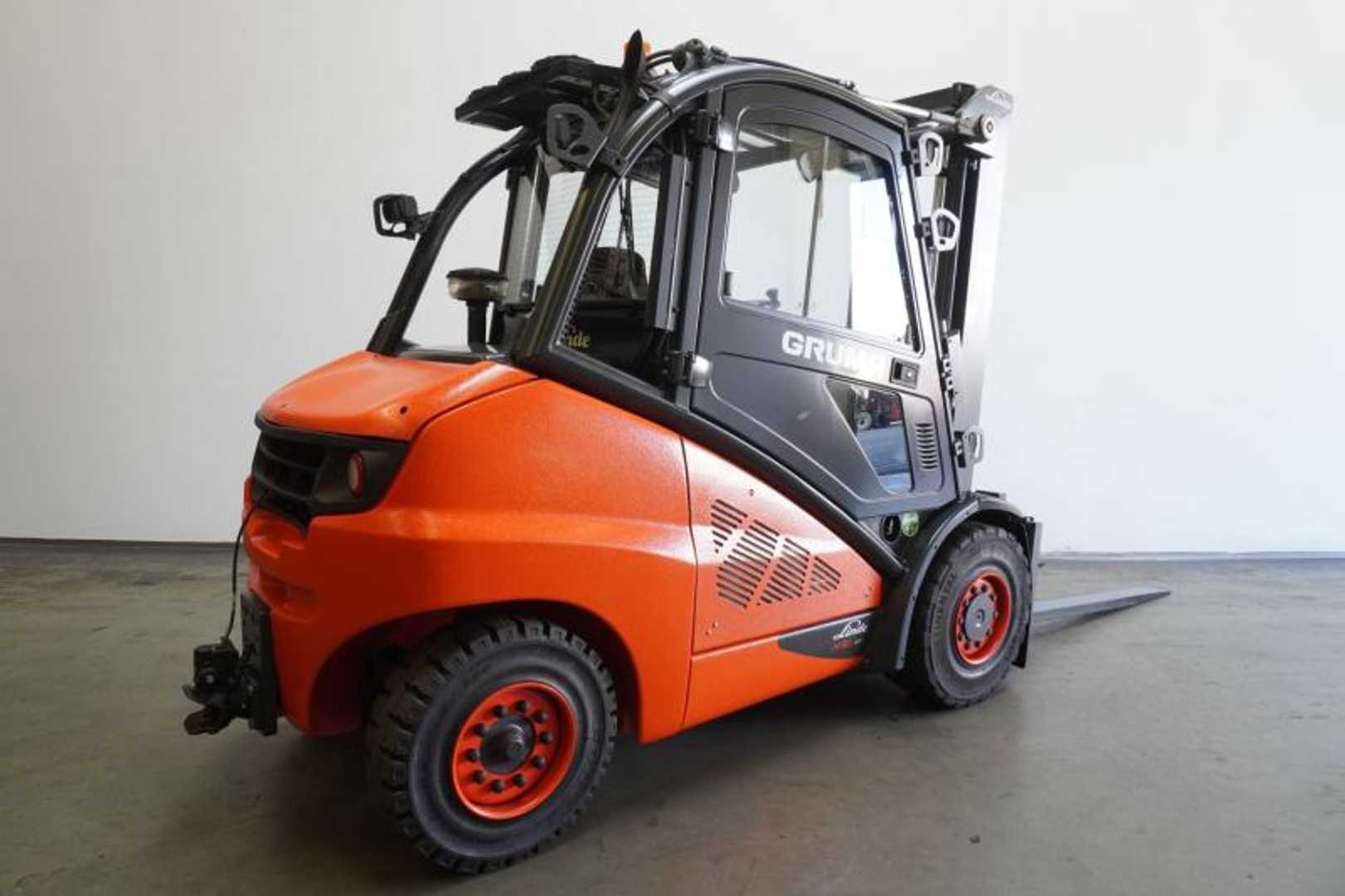 Used Forklift Linde H 50 D EVO 394-02 4 riteņu dakšu iekrāvējs (Image 2) Used Forklift Linde H 50 D EVO 394-02 4 riteņu dakšu iekrāvējs (Image 2)