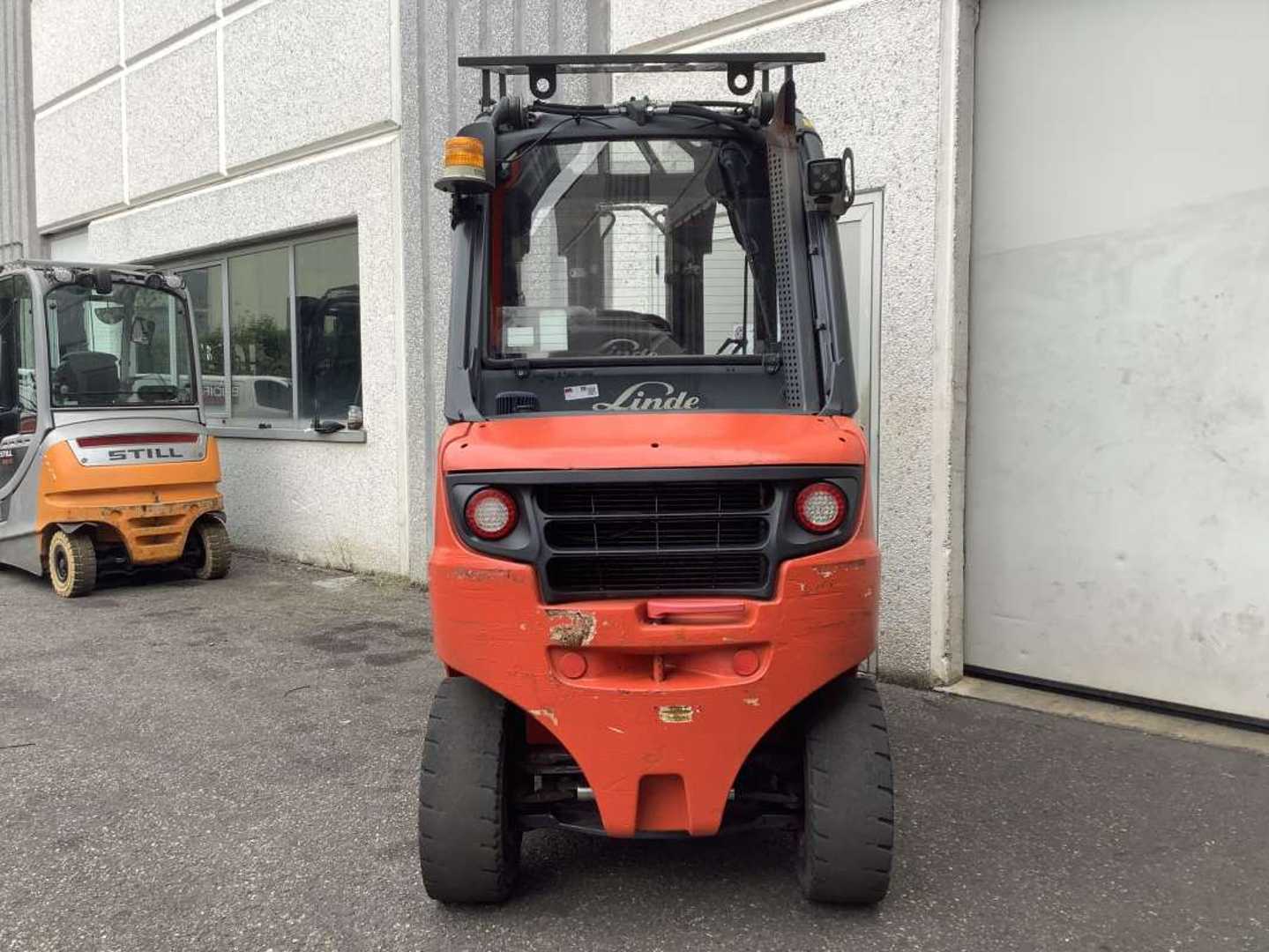 Used Forklift Linde H30D-02 4 riteņu dakšu iekrāvējs (Image 3) Used Forklift Linde H30D-02 4 riteņu dakšu iekrāvējs (Image 3)