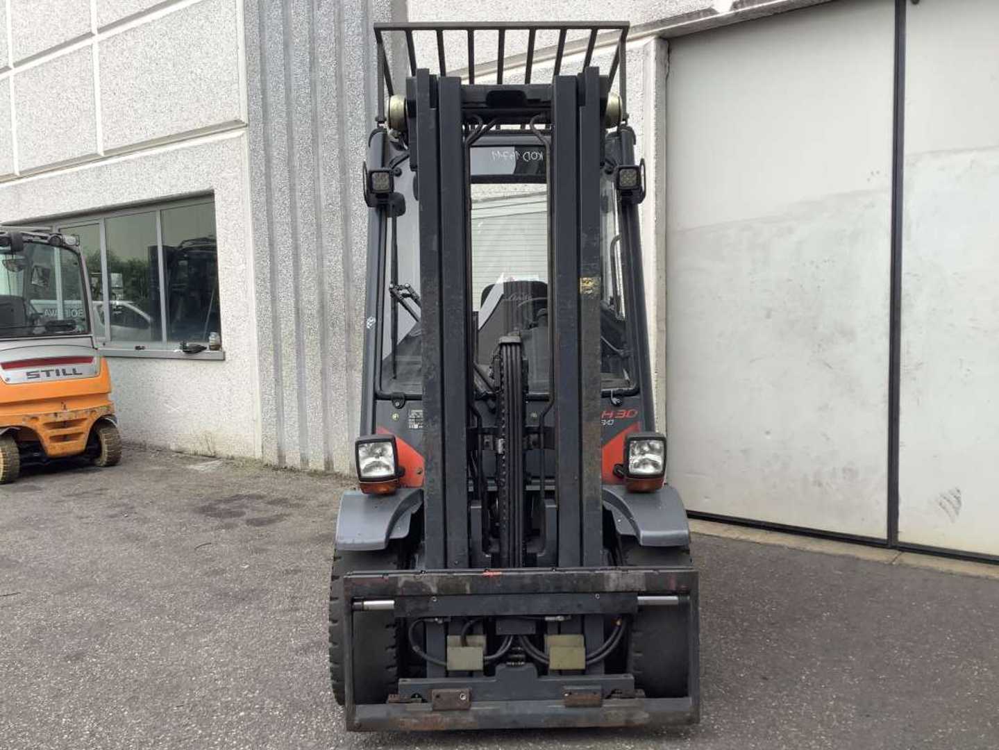 Used Forklift Linde H30D-02 4 riteņu dakšu iekrāvējs (Image 4) Used Forklift Linde H30D-02 4 riteņu dakšu iekrāvējs (Image 4)