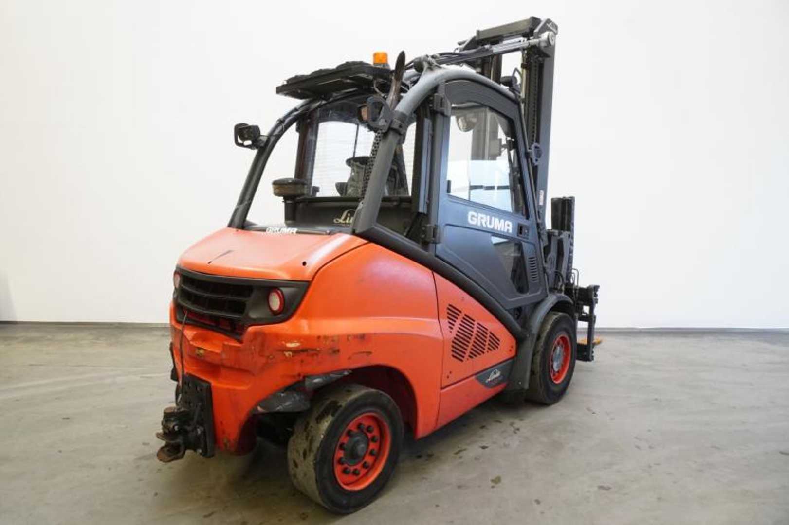 Used Forklift Linde H 50 D EVO 394-02 4 riteņu dakšu iekrāvējs (Image 2) Used Forklift Linde H 50 D EVO 394-02 4 riteņu dakšu iekrāvējs (Image 2)