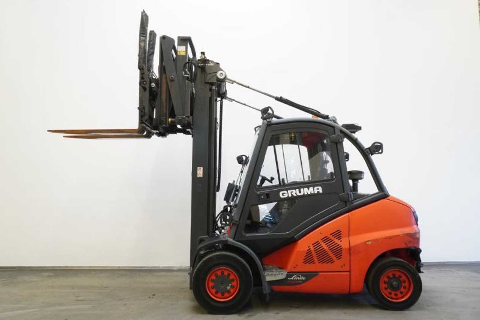Used Forklift Linde H 50 D EVO 394-02 4 riteņu dakšu iekrāvējs (Image 4) Used Forklift Linde H 50 D EVO 394-02 4 riteņu dakšu iekrāvējs (Image 4)