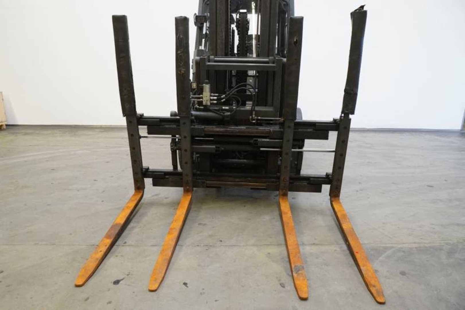 Used Forklift Linde H 50 D EVO 394-02 4 riteņu dakšu iekrāvējs (Image 7) Used Forklift Linde H 50 D EVO 394-02 4 riteņu dakšu iekrāvējs (Image 7)