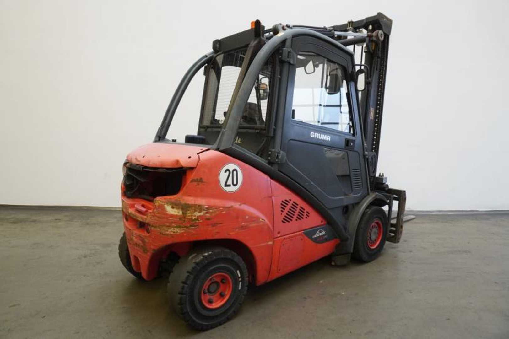 Used Forklift Linde H 30 D (3A) EVO 393-02 4 riteņu dakšu iekrāvējs (Image 2) Used Forklift Linde H 30 D (3A) EVO 393-02 4 riteņu dakšu iekrāvējs (Image 2)