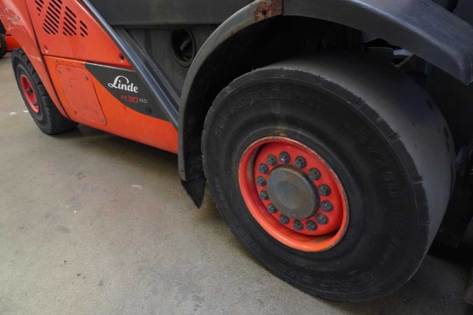 Used Forklift Linde H 30 D (3A) EVO 393-02 4 riteņu dakšu iekrāvējs (Image 7) Used Forklift Linde H 30 D (3A) EVO 393-02 4 riteņu dakšu iekrāvējs (Image 7)