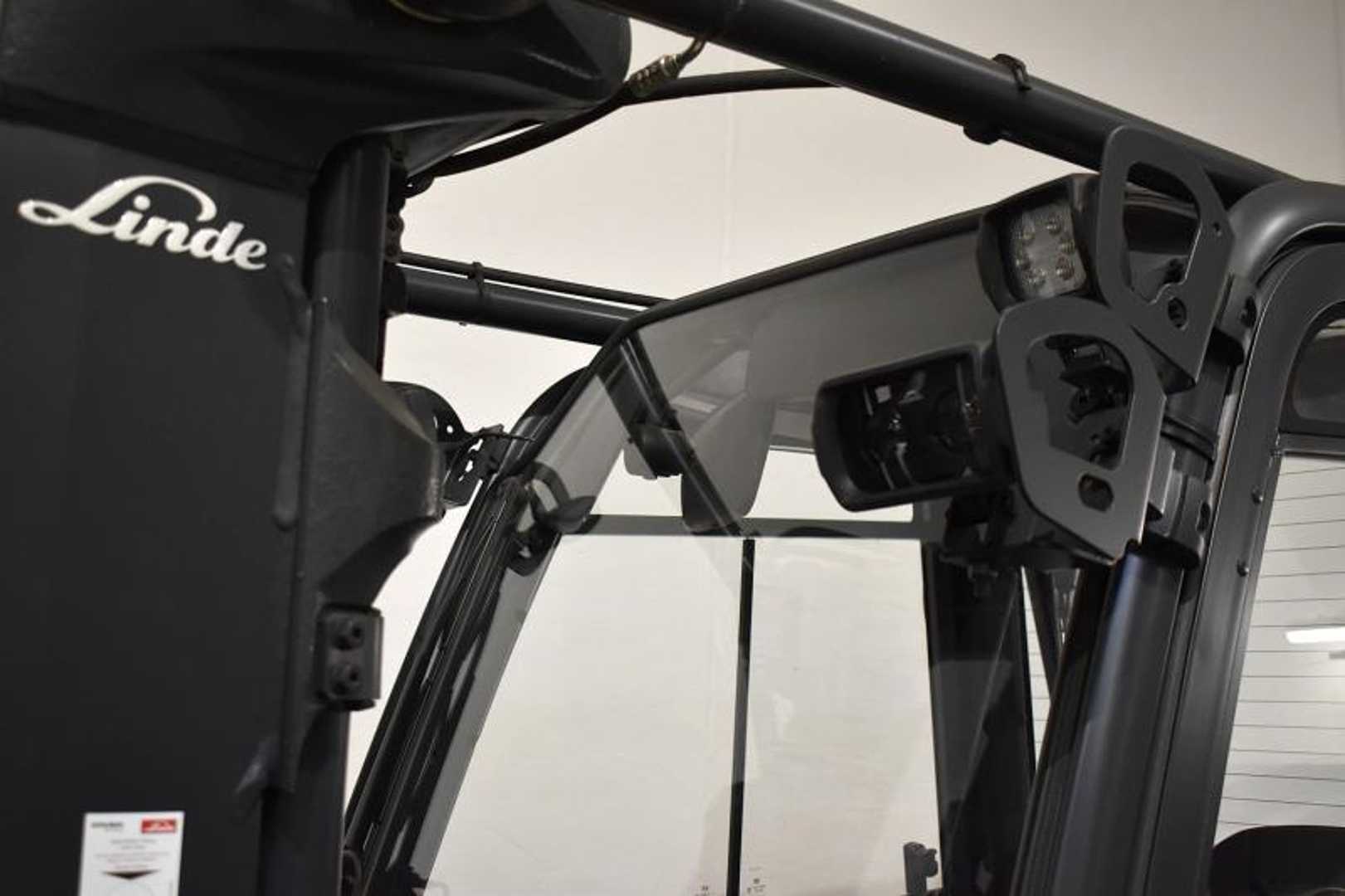 Used Forklift Linde H 30 D 1202 4 riteņu dakšu iekrāvējs (Image 10) Used Forklift Linde H 30 D 1202 4 riteņu dakšu iekrāvējs (Image 10)