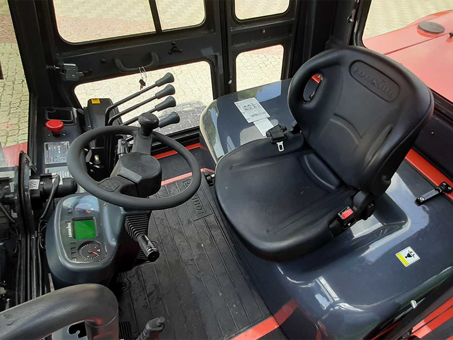 Used Forklift Lonking LG100DT 4 riteņu dakšu iekrāvējs (Image 10) Used Forklift Lonking LG100DT 4 riteņu dakšu iekrāvējs (Image 10)