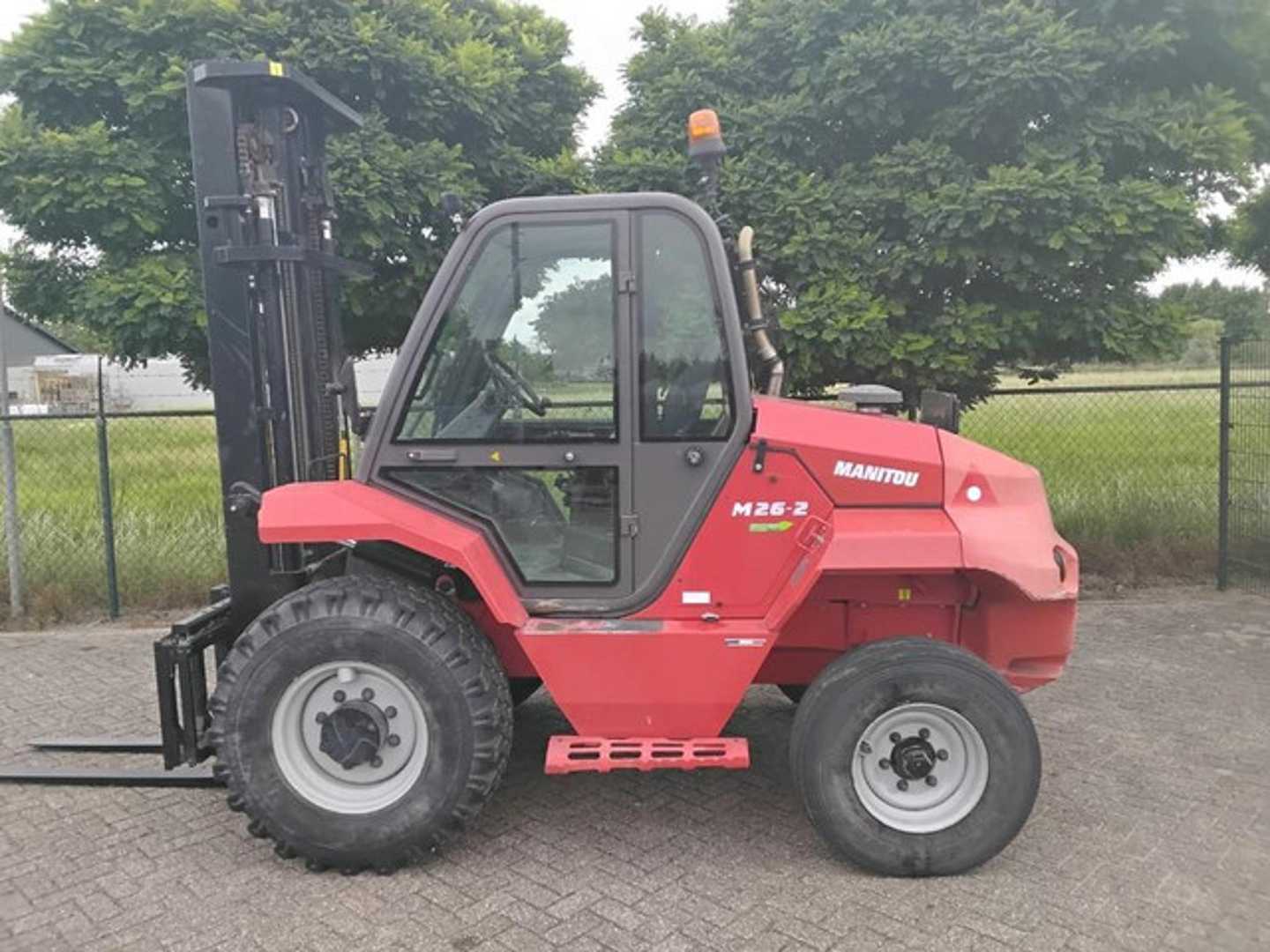 Used Forklift Manitou M26-2 P ST3B S4-EU 4 riteņu dakšu iekrāvējs (Image 2) Used Forklift Manitou M26-2 P ST3B S4-EU 4 riteņu dakšu iekrāvējs (Image 2)