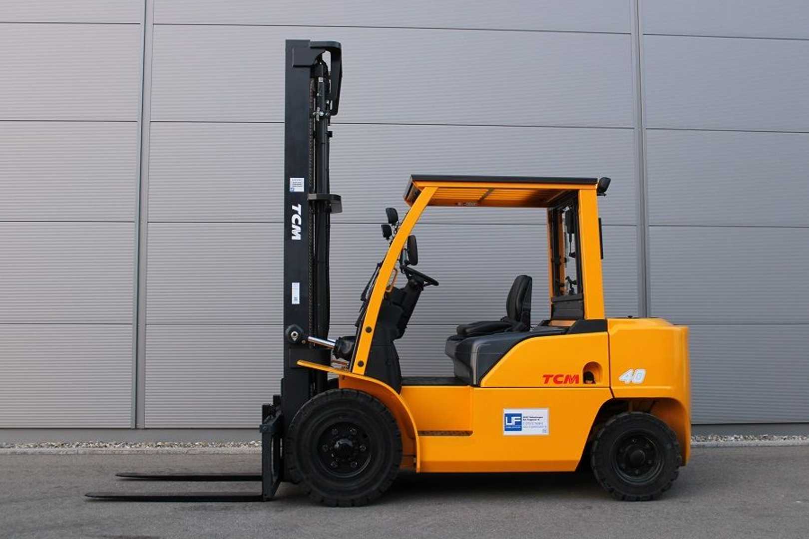 Used Forklift TCM D-1-F-A-40-Q 4 riteņu dakšu iekrāvējs (Image 1) Used Forklift TCM D-1-F-A-40-Q 4 riteņu dakšu iekrāvējs (Image 1)