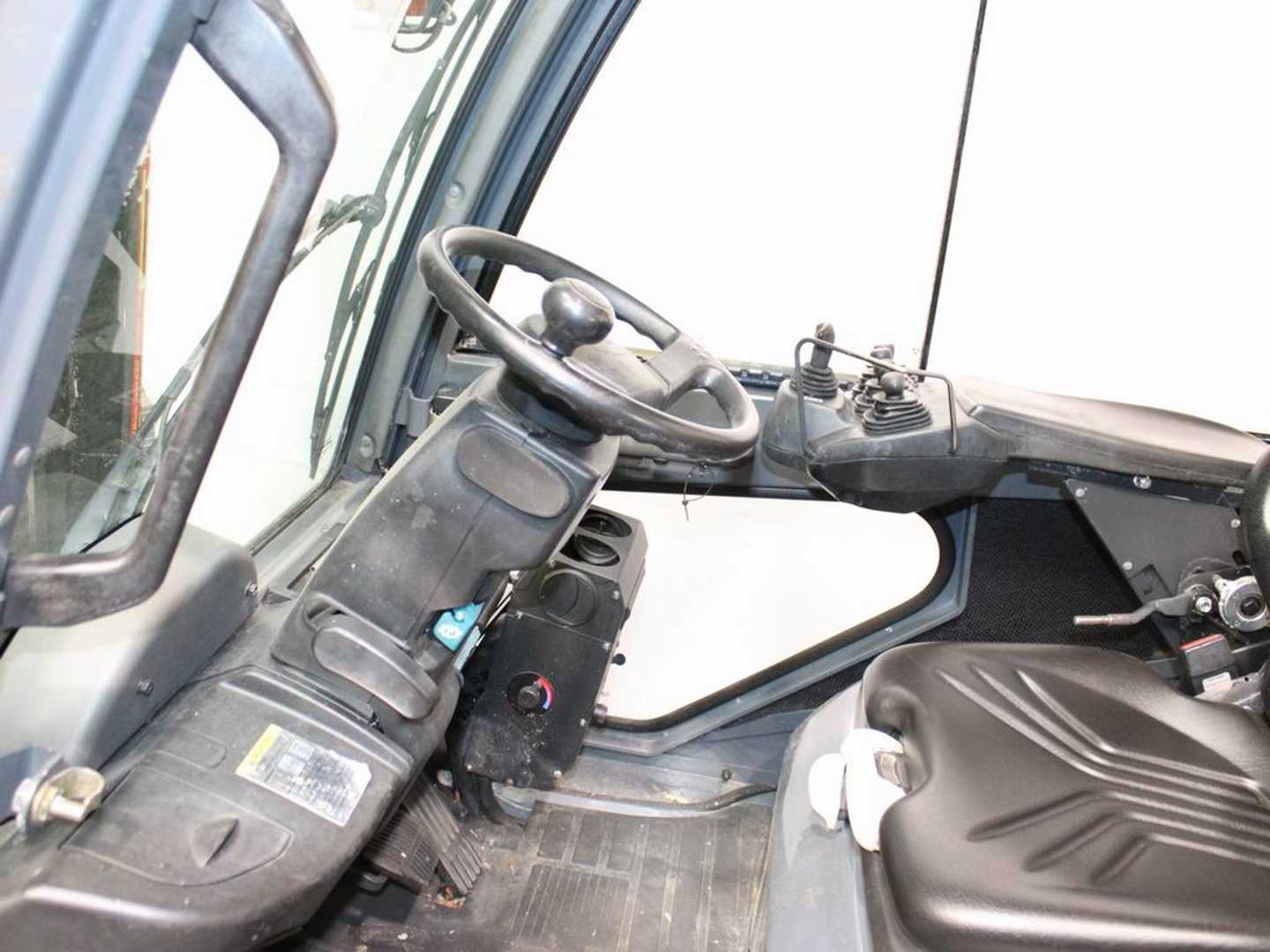 Used Forklift Toyota 02-8 FDF 30 4 riteņu dakšu iekrāvējs (Image 4)