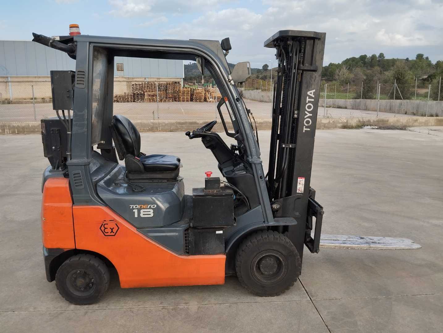 Used Forklift Toyota 02-8FDF18 ATEX 4 riteņu dakšu iekrāvējs (Image 3) Used Forklift Toyota 02-8FDF18 ATEX 4 riteņu dakšu iekrāvējs (Image 3)