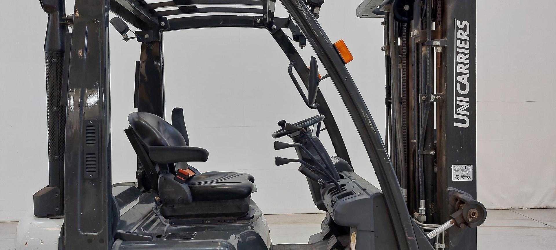 Used Forklift UniCarriers Y1D1A15Q 4 riteņu dakšu iekrāvējs (Image 8)