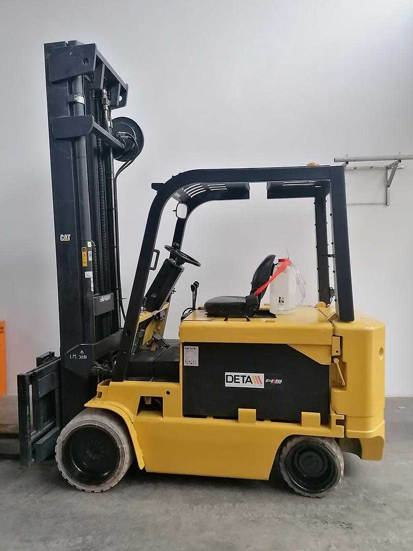 Used Forklift Caterpillar M100D 4 riteņu dakšu iekrāvējs (Image 1) Used Forklift Caterpillar M100D 4 riteņu dakšu iekrāvējs (Image 1)