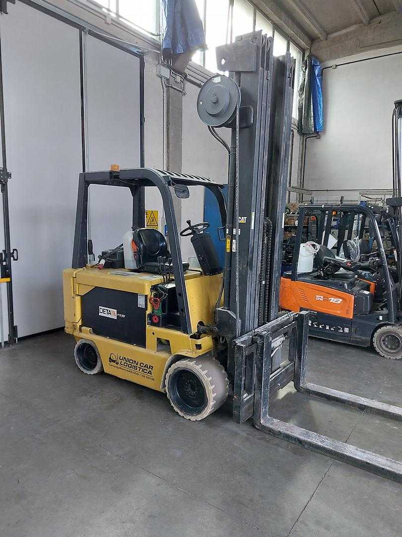 Used Forklift Caterpillar M100D 4 riteņu dakšu iekrāvējs (Image 5) Used Forklift Caterpillar M100D 4 riteņu dakšu iekrāvējs (Image 5)