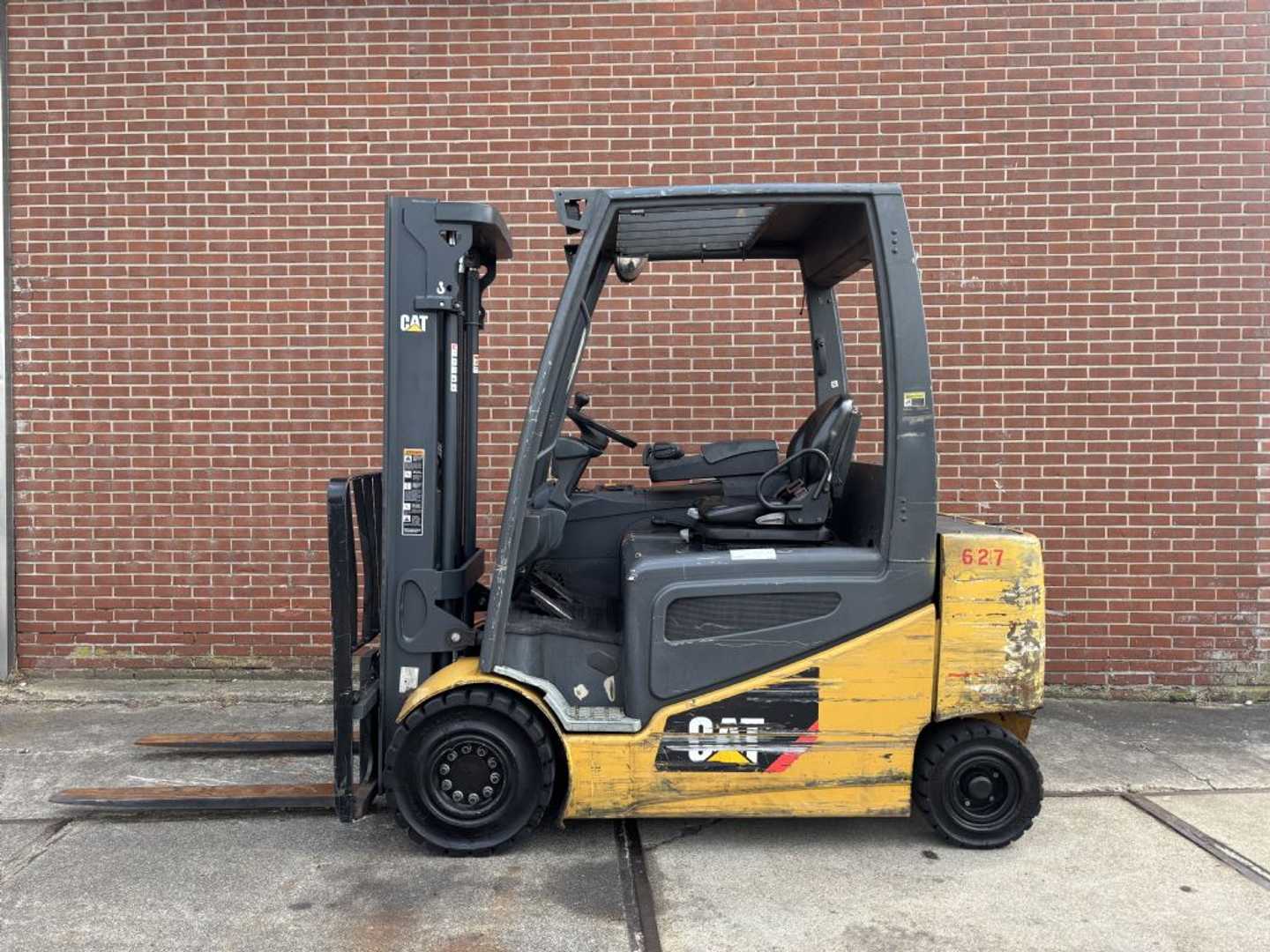 Used Forklift Caterpillar 2EP5000 4 riteņu dakšu iekrāvējs (Image 6)