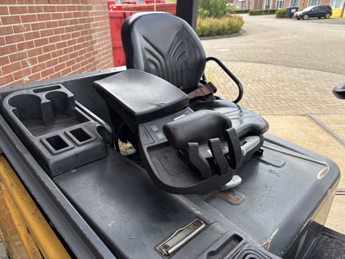 Used Forklift Caterpillar 2EP5000 4 riteņu dakšu iekrāvējs (Image 10)
